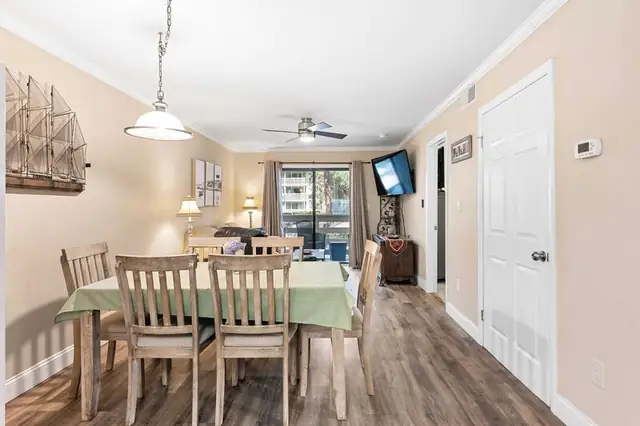 Dining area at Fiddler’s Cove 21C
